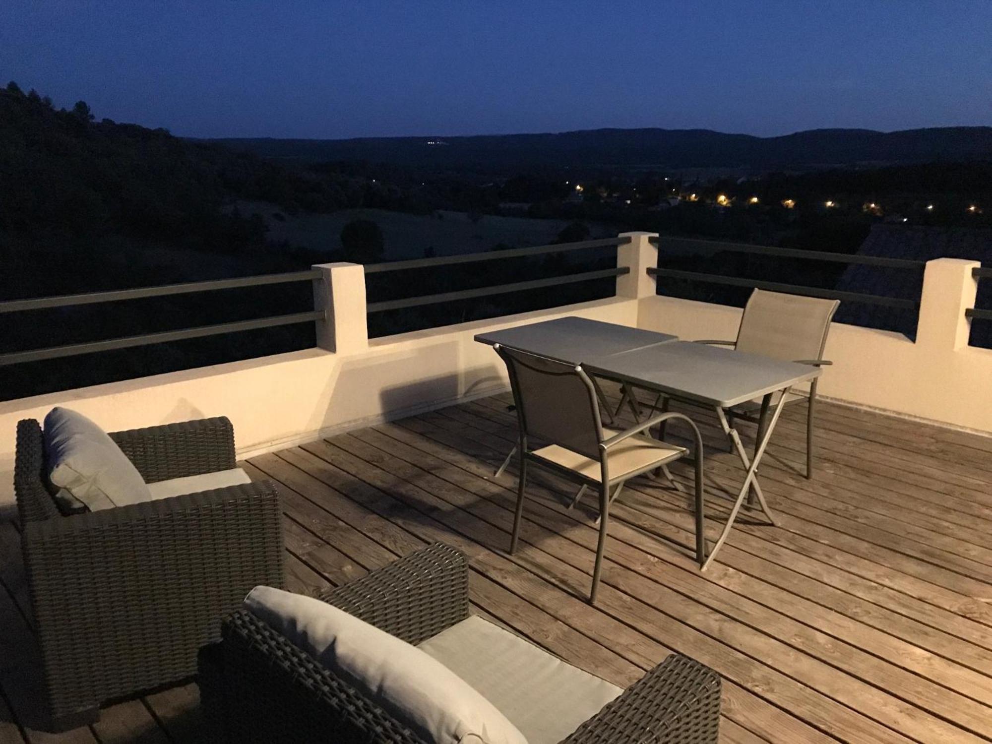 Studio Au Calme, Grande Terrasse Avec Vue Vallee Ginasservis Exterior photo